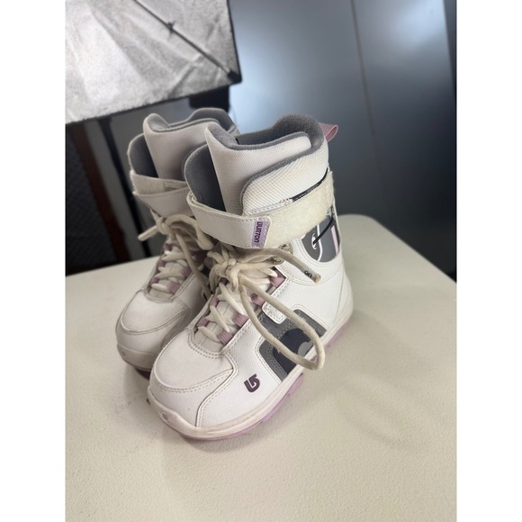 Burton Freestyle Snowboard Boots White Lavender Accents Youth Size 5 - Picture 3 of 10